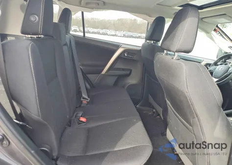 2015 Toyota Rav4 Xle z USA, uszkodzony, nr VIN 2T3RFREV8FW335011